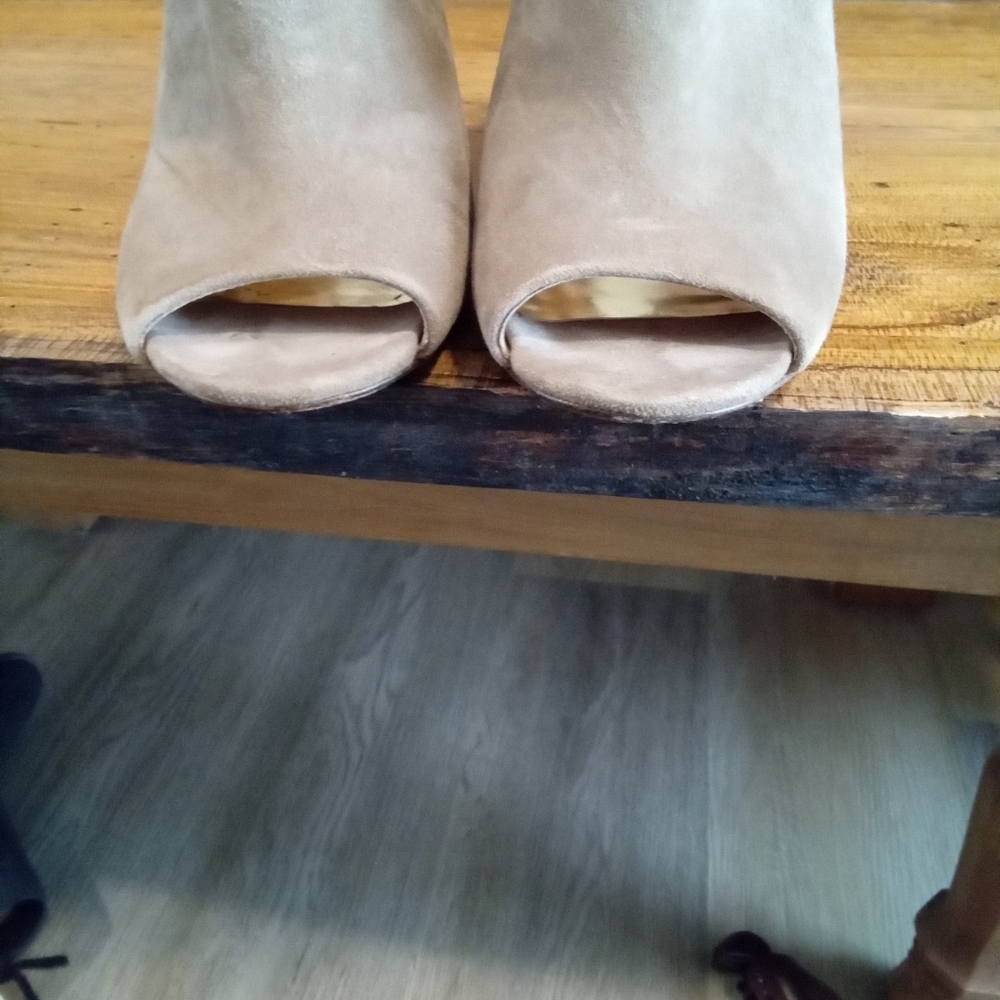 Coach Hollie Size 7.5 B Tan Suede 3.5" Wedge Heel platform Peep Toe - Picture 16 of 16